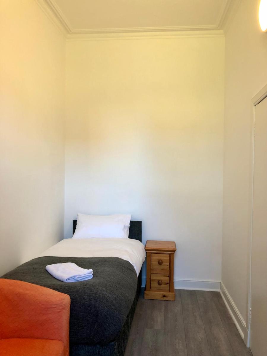 Spare Room Stay - image 3