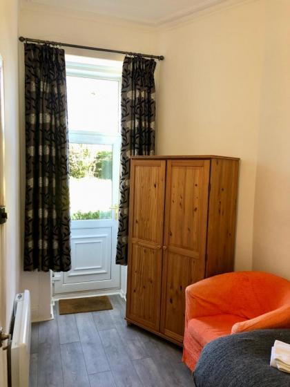 Spare Room Stay - image 4