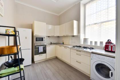 George IV Bridge - Superbly located 3 bedroom! - image 25