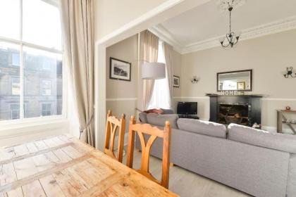 George IV Bridge - Superbly located 3 bedroom! - image 6