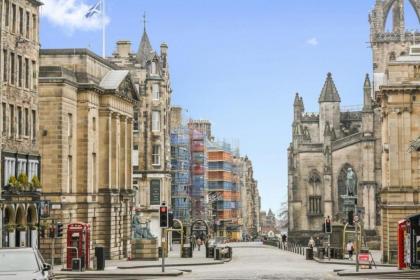 George IV Bridge - Superbly located 3 bedroom! - image 7
