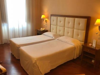 Hotel Pierre - image 17