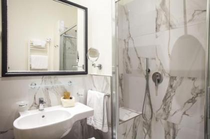 Hotel Accademia - image 13