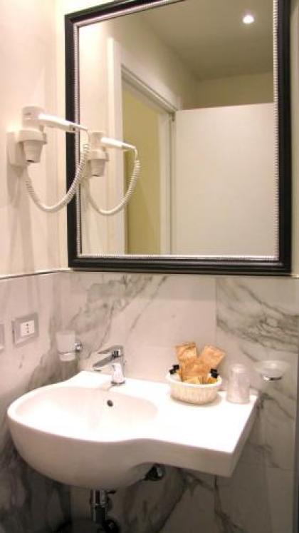 Hotel Accademia - image 19
