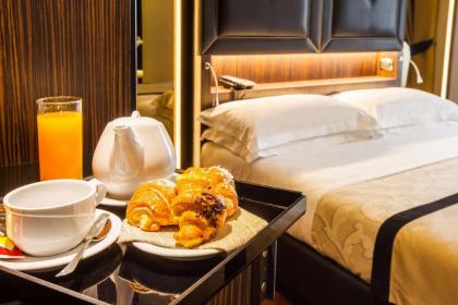 Hotel Lombardia - image 27