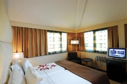 Cosmopolitan Hotel - image 10