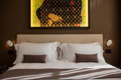 The Frame Hotel - image 12