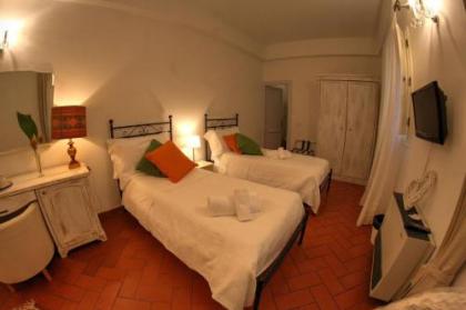 Cosy House - image 12