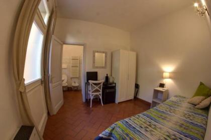 Cosy House - image 19