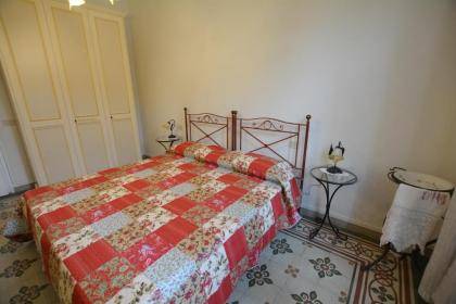 Colonna Terrace Apartment - image 3