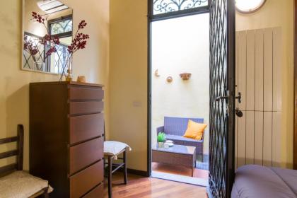Florence Ariento Romantic Apartment - image 30
