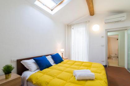 Della Scala Modern Apartment - image 23
