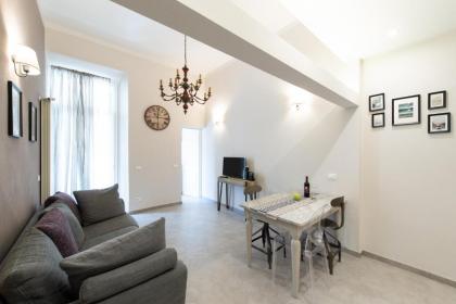 Lucia's home - image 1