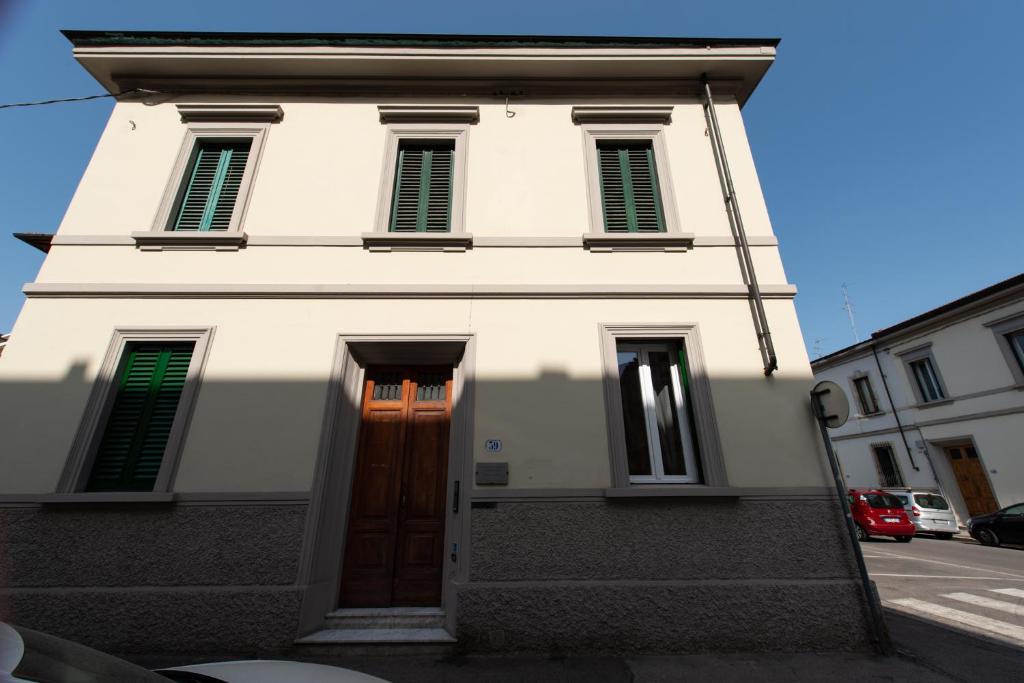 Lucia's home - image 7