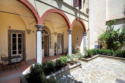Piazza Dei Ciompi With Private Garden - image 1