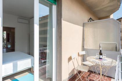 Modern Flat Alberti Arno River Lift & Terraces - image 21