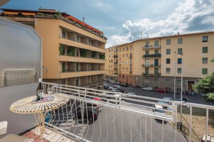 Modern Flat Alberti Arno River Lift & Terraces - image 23
