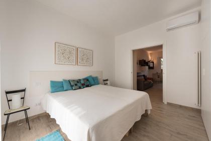Modern Flat Alberti Arno River Lift & Terraces - image 29