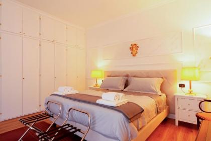 Ponte Vecchio Luxury Penthouse - image 1