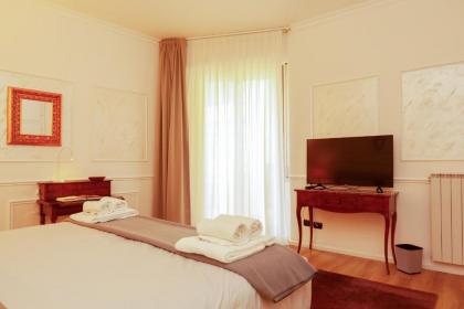 Ponte Vecchio Luxury Penthouse - image 19