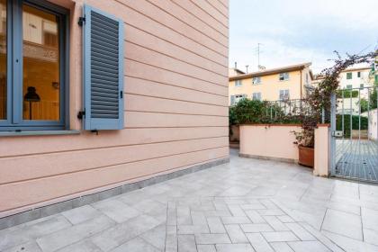 Colorful Boccaccio Apartment - image 23