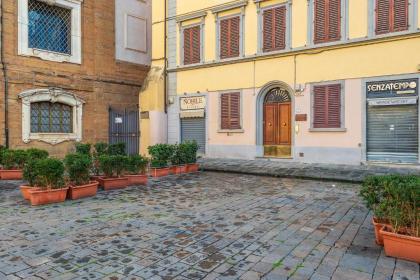 Lorenzo de' Medici Family Home - image 4