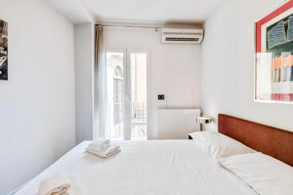 Piazza Santa Croce Design Apartment with Balcony - image 11