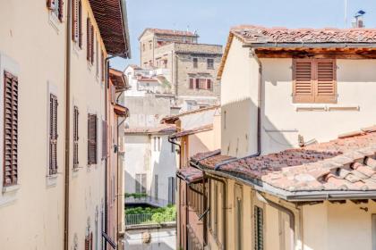 Piazza Santa Croce Design Apartment with Balcony - image 8