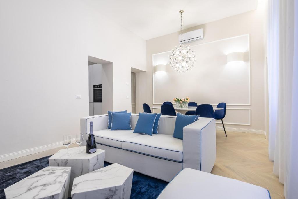 Luxury Blue Duomo - image 5