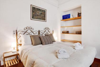 Porta Rossa Apartments near Ponte Vecchio Florence