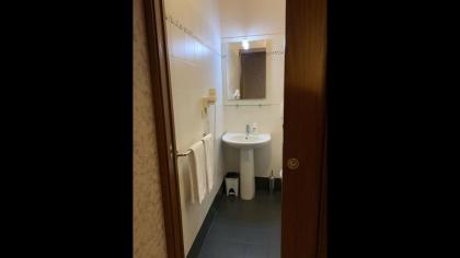 Studio for three people - image 29
