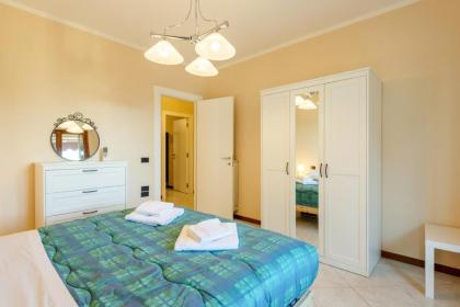 Comfortable Flat with Private Parking and Terraces - image 11