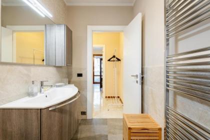 Comfortable Flat with Private Parking and Terraces - image 14