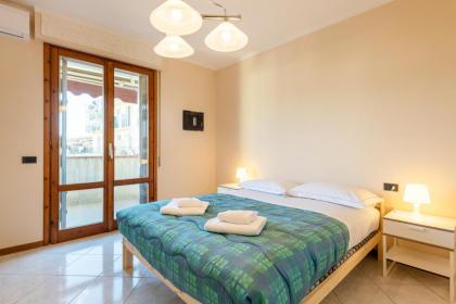 Comfortable Flat with Private Parking and Terraces - image 2