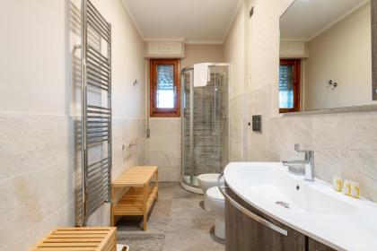 Comfortable Flat with Private Parking and Terraces - image 5