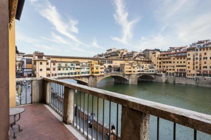 Stunning Ponte Vecchio - image 28