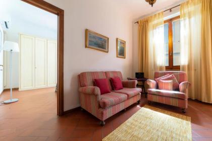 2 bedrooms Tuscany-style apartment in Santa Croce - image 9
