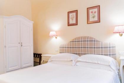 Casa Uffizi XIII Century Tower House Boutique Hotel - image 2
