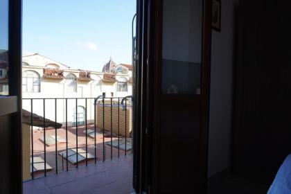 Holiday Rooms - image 2