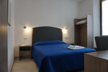Holiday Rooms - image 23