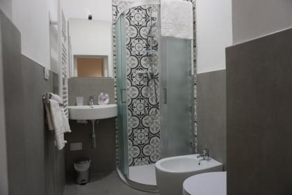 Holiday Rooms - image 28