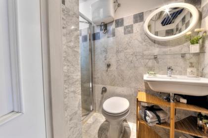 Santo Spirito Romantic - image 12