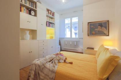 Apartments Florence- Biblioteca apartment with view - image 16