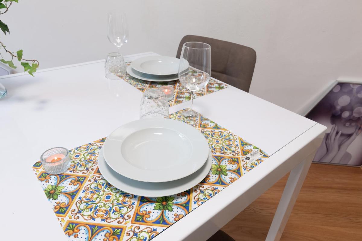 sunflower suite - image 7