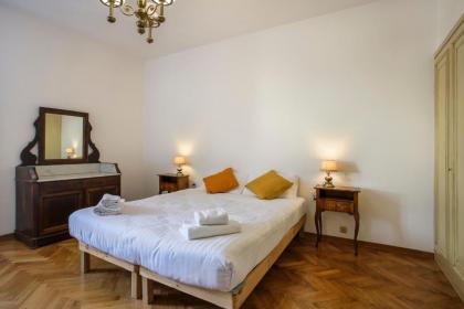 Florence Apartment-Hosted by Sweetstay - image 10