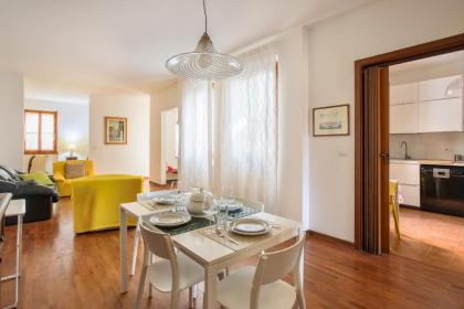 Florence Apartment-Hosted by Sweetstay - image 17