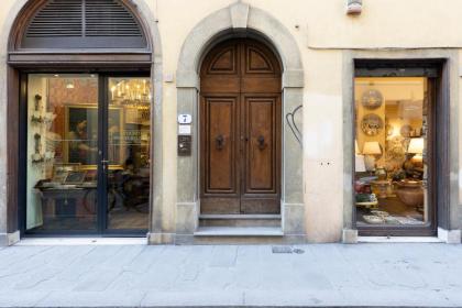 Fossi Elegant Apartment - image 22