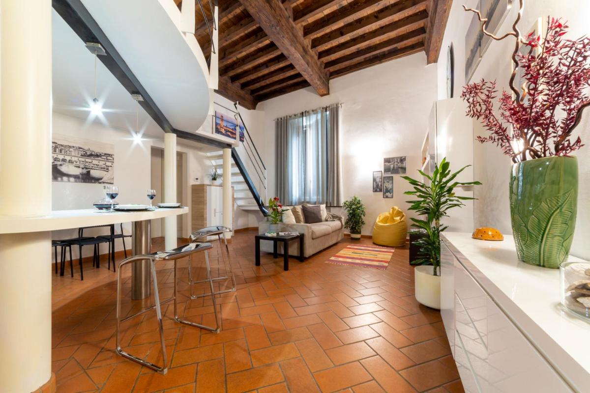 Guelfi loft in a historic palace - main image