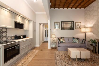 Apartments Florence- Guelfa delight with Courtyard - image 23