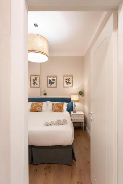 Apartments Florence- Guelfa delight with Courtyard - image 28